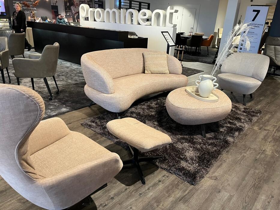 Foto's Meubelwinkel Prominent Spijkenisse | Relaxstoelen | Sta-op stoelen | Banken