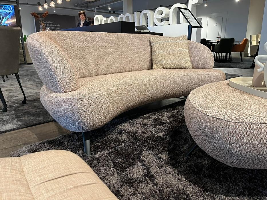 Foto's Meubelwinkel Prominent Spijkenisse | Relaxstoelen | Sta-op stoelen | Banken