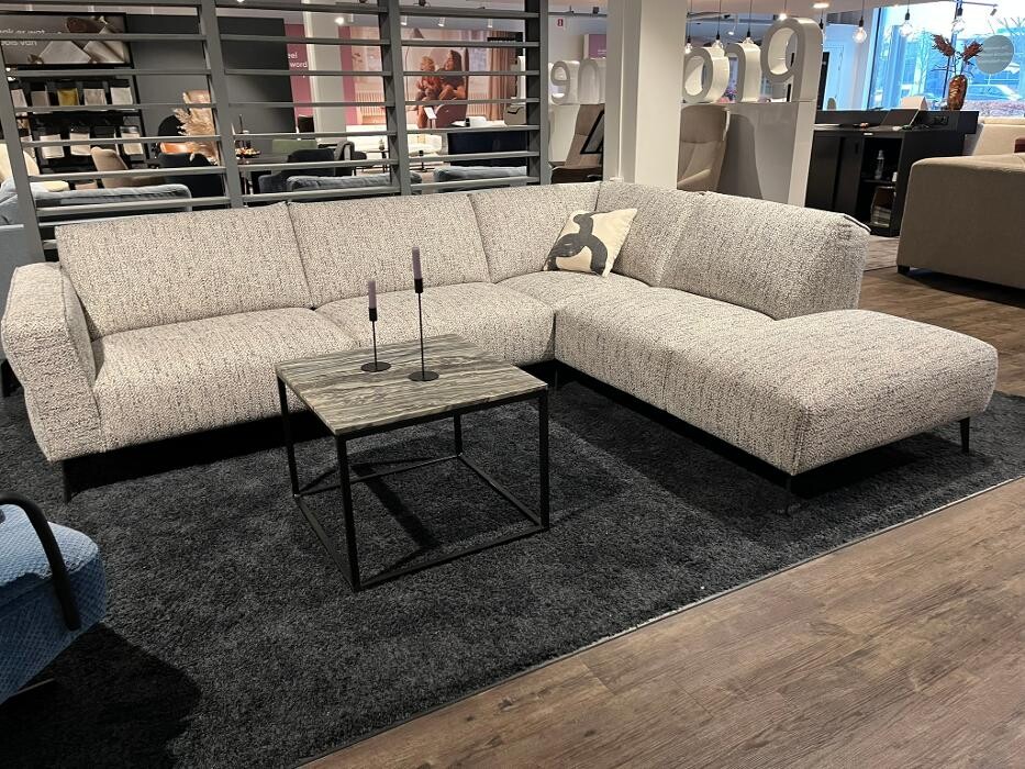 Foto's Meubelwinkel Prominent Spijkenisse | Relaxstoelen | Sta-op stoelen | Banken