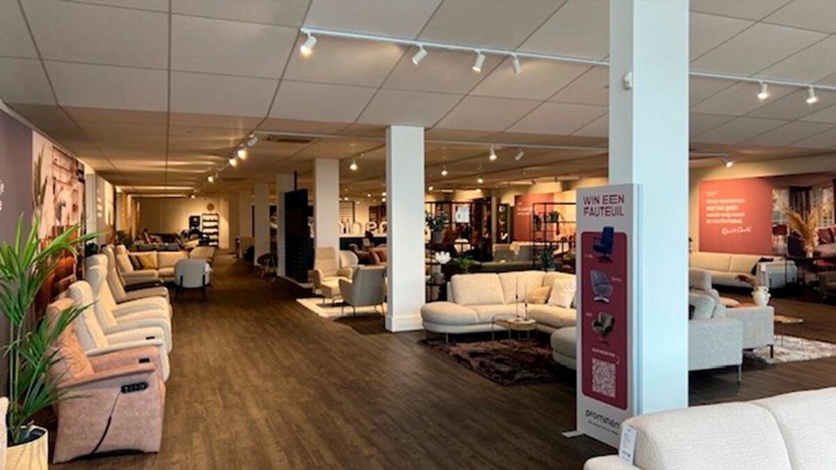 Foto's Meubelwinkel Prominent Zutphen | Relaxstoelen | Sta-op stoelen | Banken