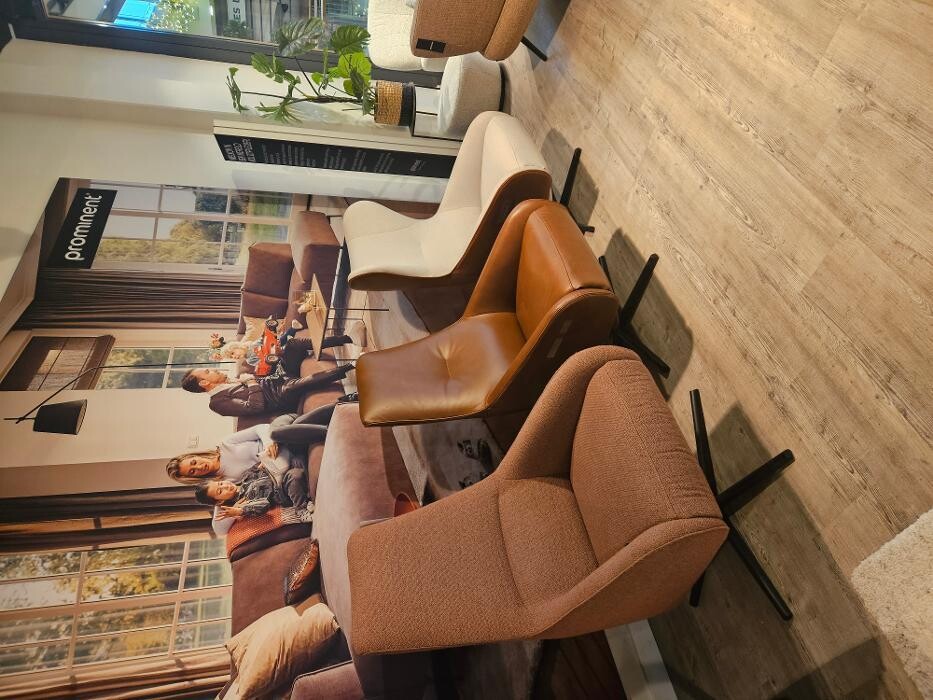 Foto's Prominent Den Haag - 1e verdieping Megastore | Sta-op stoelen | Banken | Fauteuils