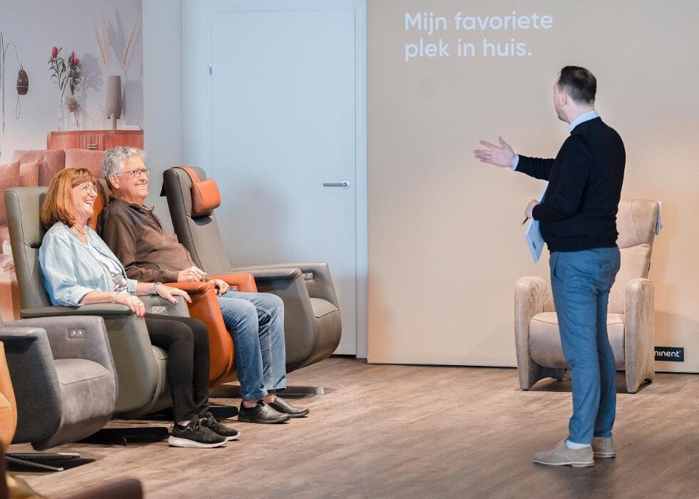 Foto's Meubelwinkel Prominent Wateringen | Relaxstoelen | Sta-op stoelen | Banken