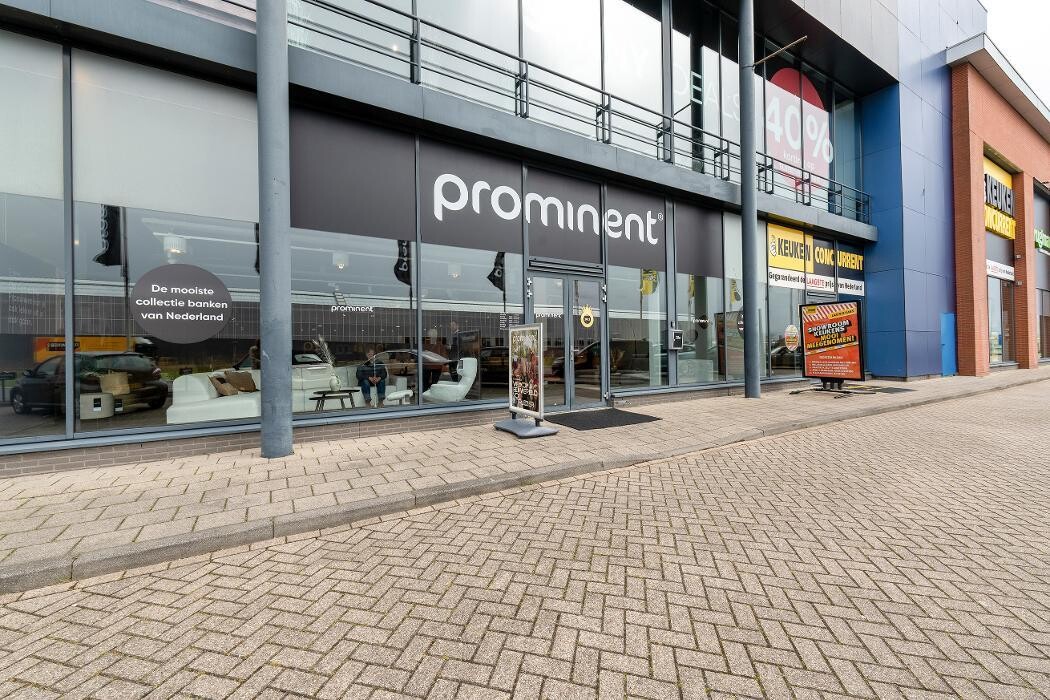Foto's Meubelwinkel Prominent Wateringen | Relaxstoelen | Sta-op stoelen | Banken