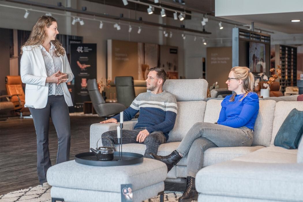 Foto's Meubelwinkel Prominent Wateringen | Relaxstoelen | Sta-op stoelen | Banken