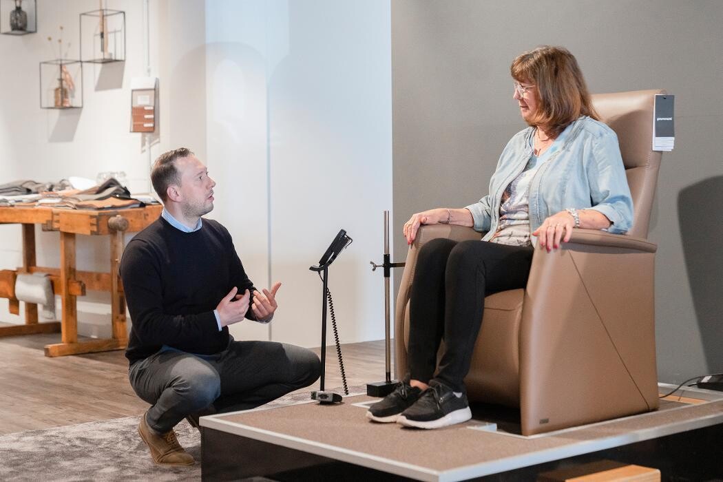 Foto's Meubelwinkel Prominent Wateringen | Relaxstoelen | Sta-op stoelen | Banken