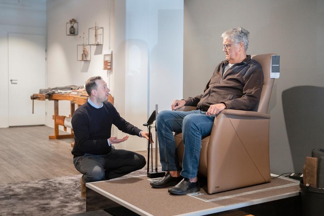 Foto's Meubelwinkel Prominent Wateringen | Relaxstoelen | Sta-op stoelen | Banken