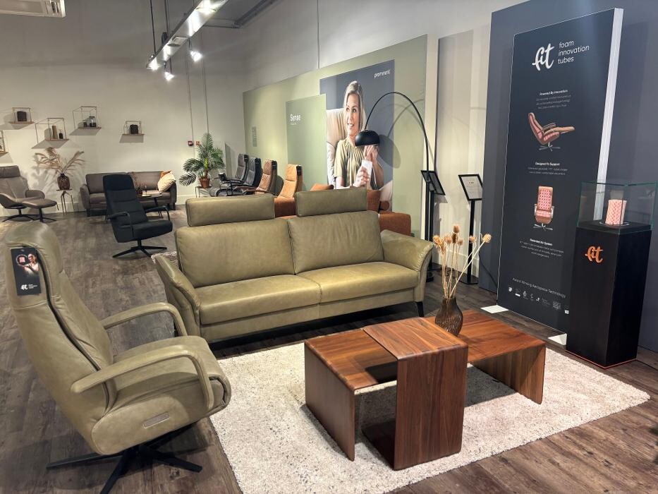 Foto's Meubelwinkel Prominent Roosendaal | Relaxstoelen | Sta-op stoelen | Banken