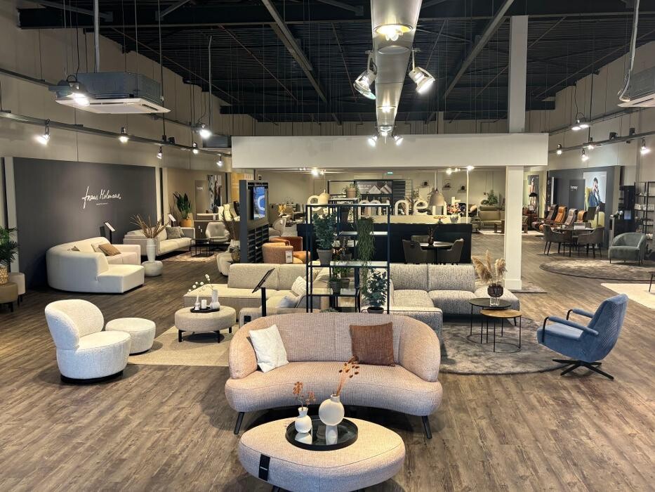 Foto's Meubelwinkel Prominent Roosendaal | Relaxstoelen | Sta-op stoelen | Banken