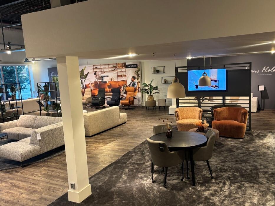 Foto's Meubelwinkel Prominent Roosendaal | Relaxstoelen | Sta-op stoelen | Banken