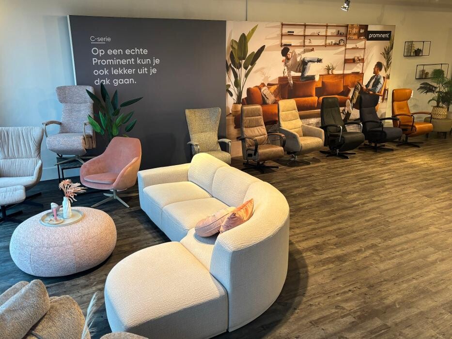 Foto's Meubelwinkel Prominent Roosendaal | Relaxstoelen | Sta-op stoelen | Banken