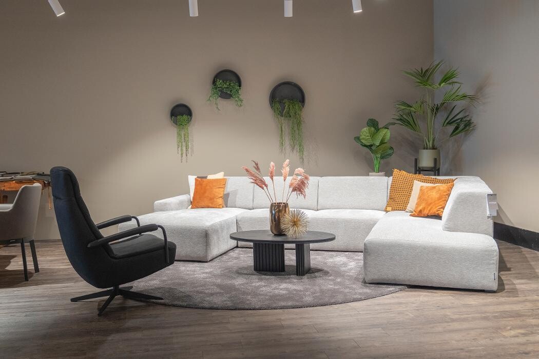 Foto's Meubelwinkel Prominent Maastricht | Relaxstoelen | Sta-op stoelen | Banken