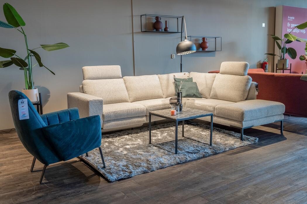 Foto's Meubelwinkel Prominent Maastricht | Relaxstoelen | Sta-op stoelen | Banken