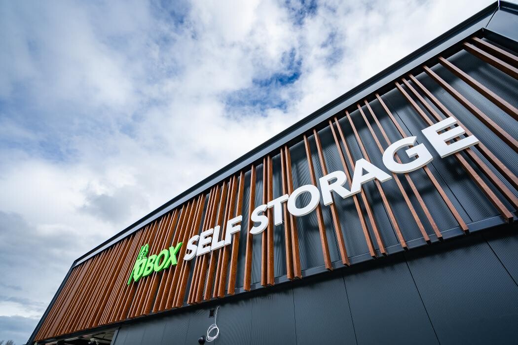 Foto's 1BOX Self Storage Helmond Kanaaldijk Opslagruimte huren