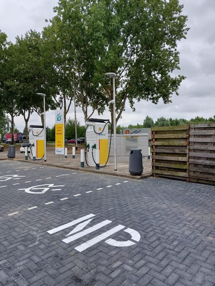 Foto's Shell Recharge Charging Station