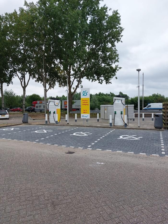 Foto's Shell Recharge Charging Station