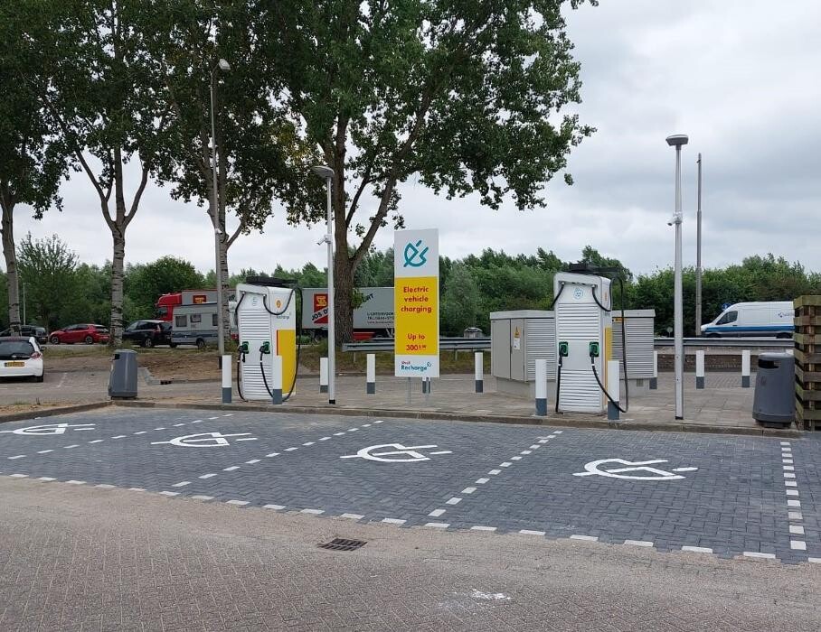 Foto's Shell Recharge Charging Station