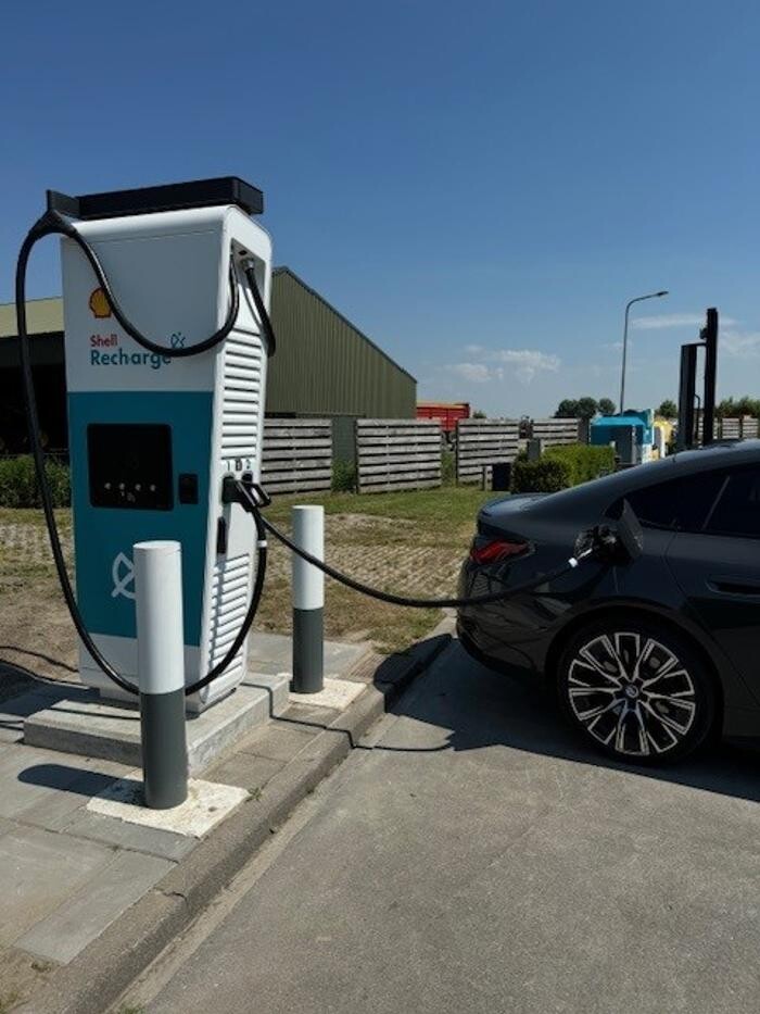 Foto's Shell Recharge Charging Station