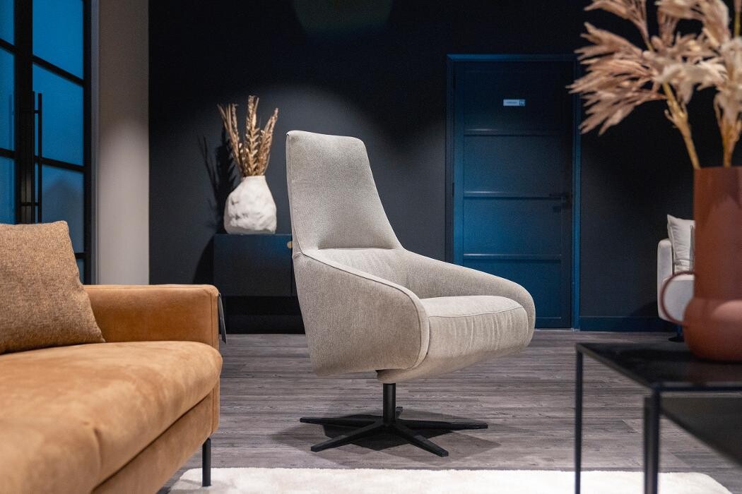 Foto's Meubelwinkel Prominent Groningen | Relaxstoelen | Sta-op stoelen | Banken
