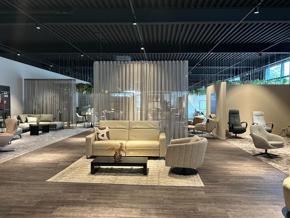 Foto's Meubelwinkel Prominent Groningen | Relaxstoelen | Sta-op stoelen | Banken