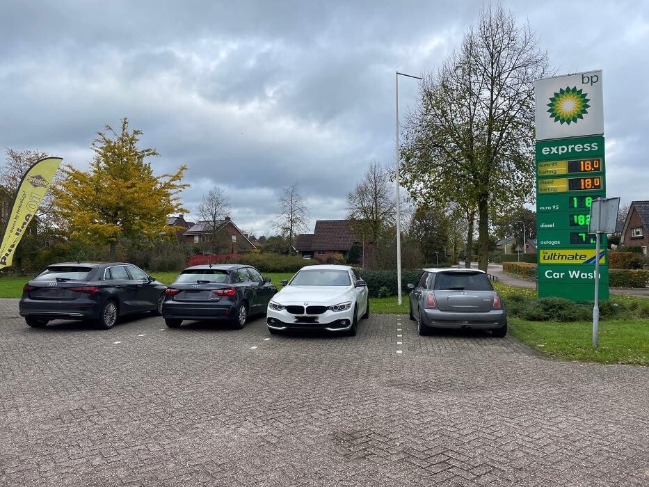 Foto's bp pulse laadstation