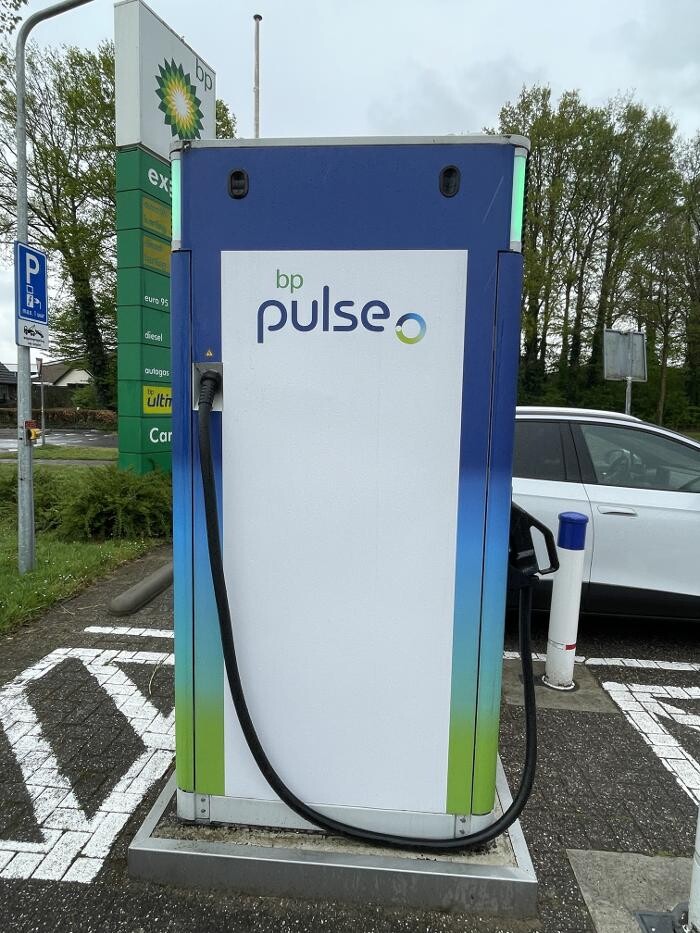 Foto's bp pulse laadstation
