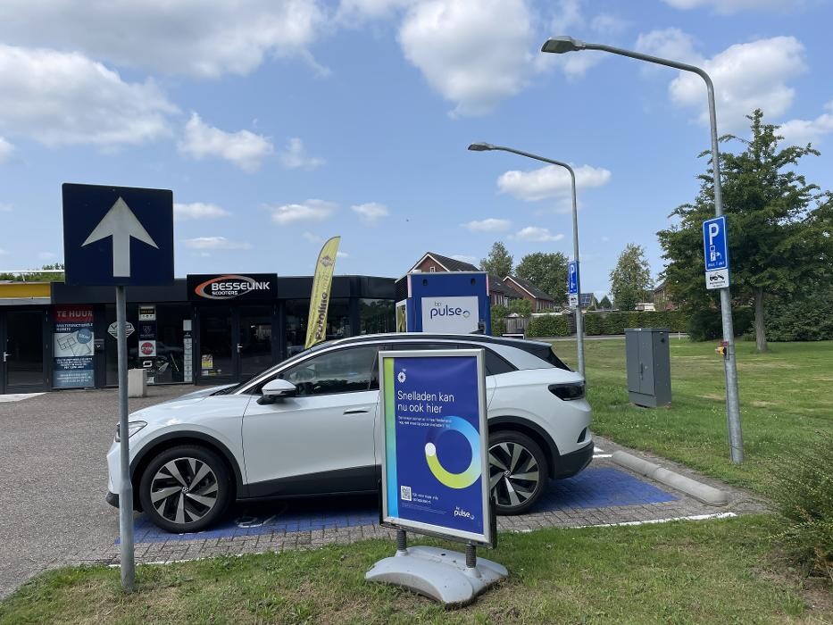 Foto's bp pulse laadstation