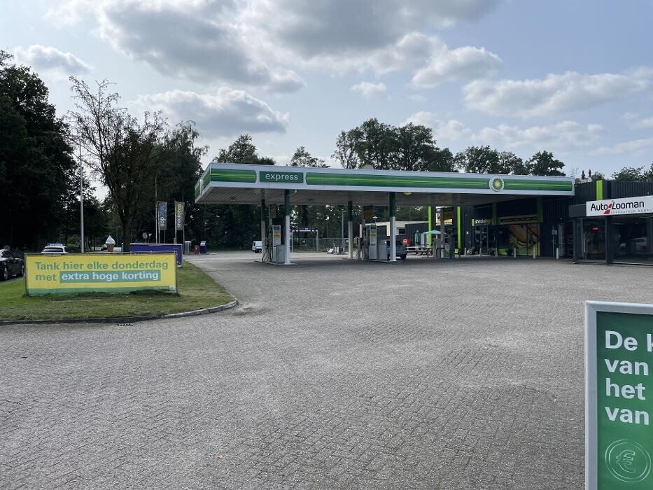 Foto's bp pulse laadstation