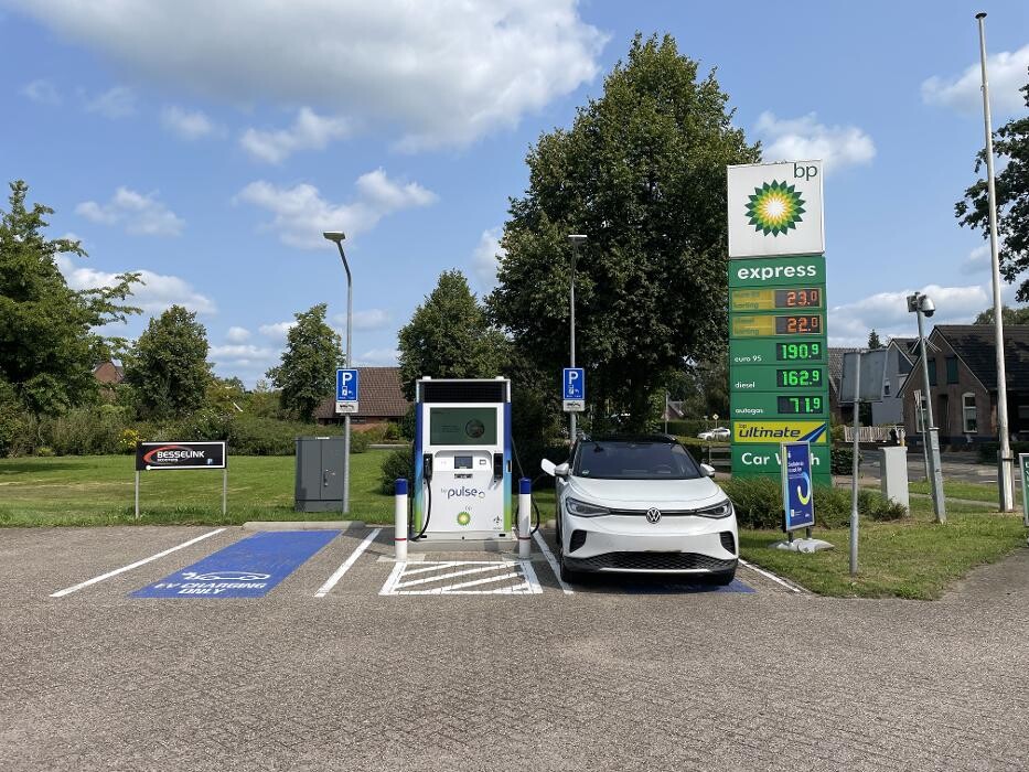 Foto's bp pulse laadstation