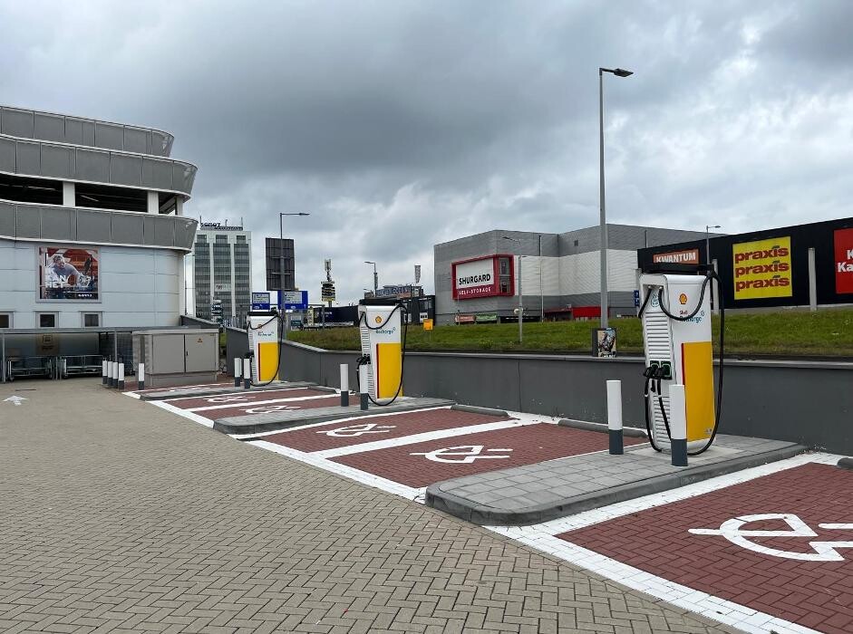 Foto's Shell Recharge Charging Station