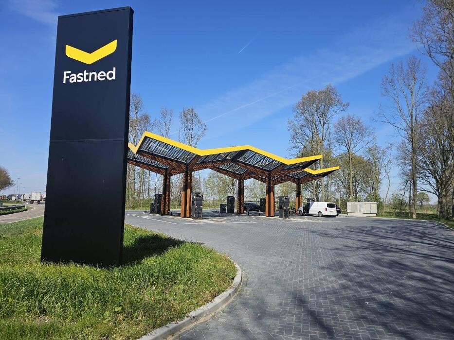 Foto's Fastned Charging Station