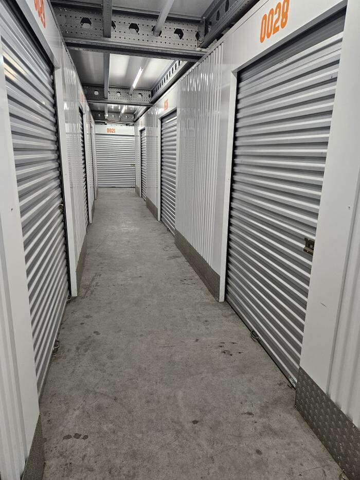 Foto's 1BOX Self Storage Lelystad Opslagruimte huren