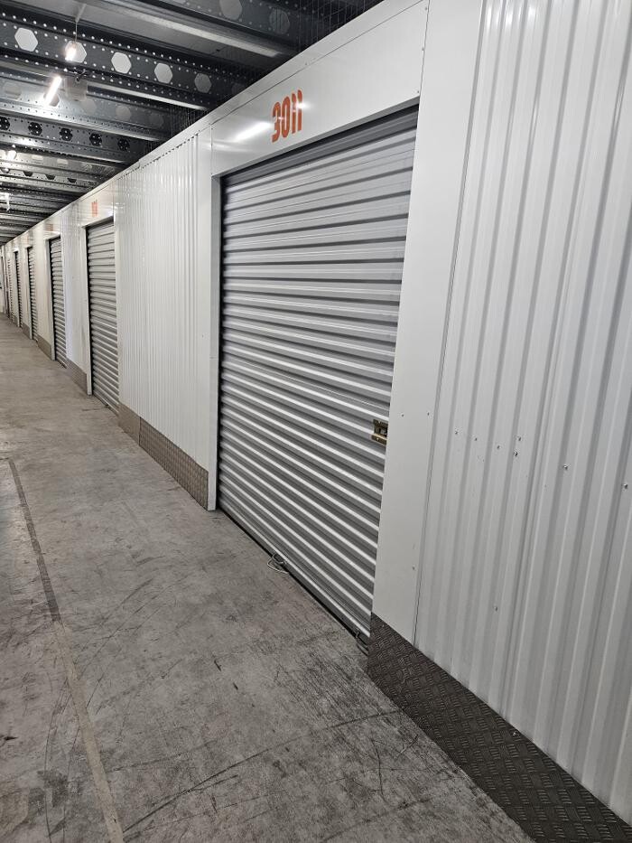Foto's 1BOX Self Storage Lelystad Opslagruimte huren