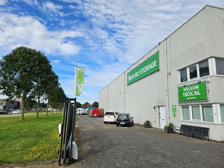 Foto's 1BOX Self Storage Lelystad Opslagruimte huren