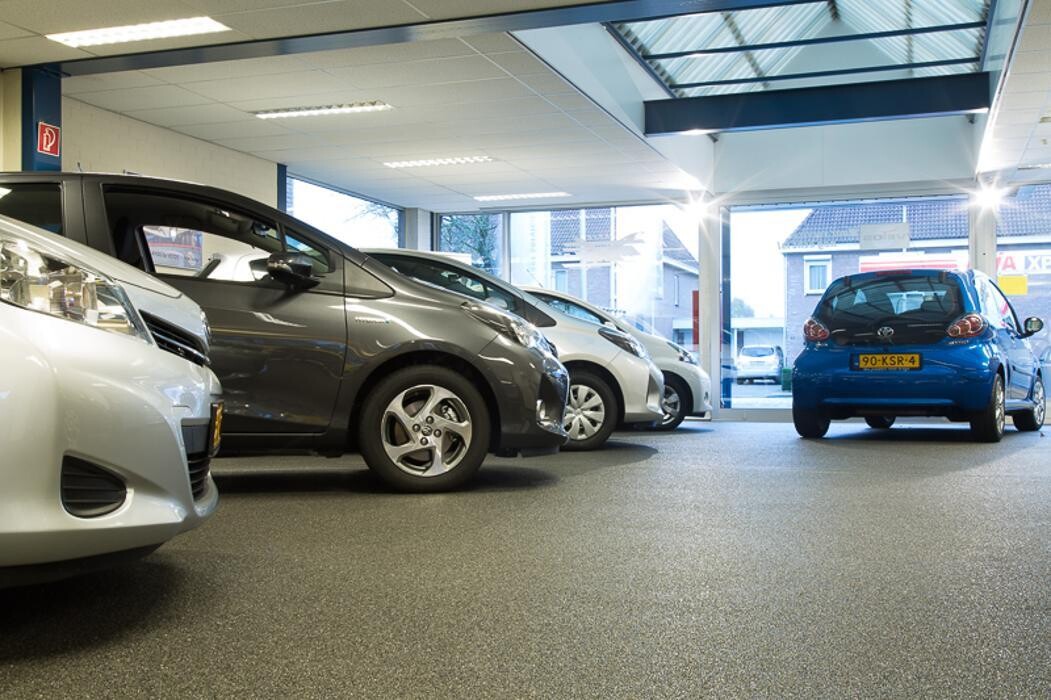 Foto's Autobedrijf de Kort VETOS-dealer in Toyota gespecialiseerd
