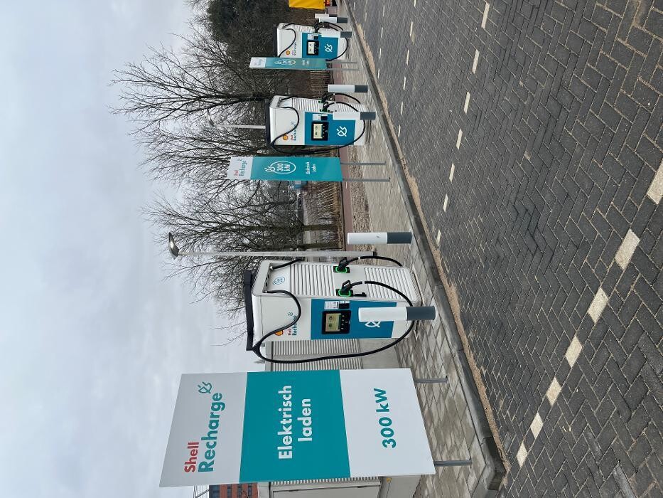 Foto's Shell Recharge Charging Station