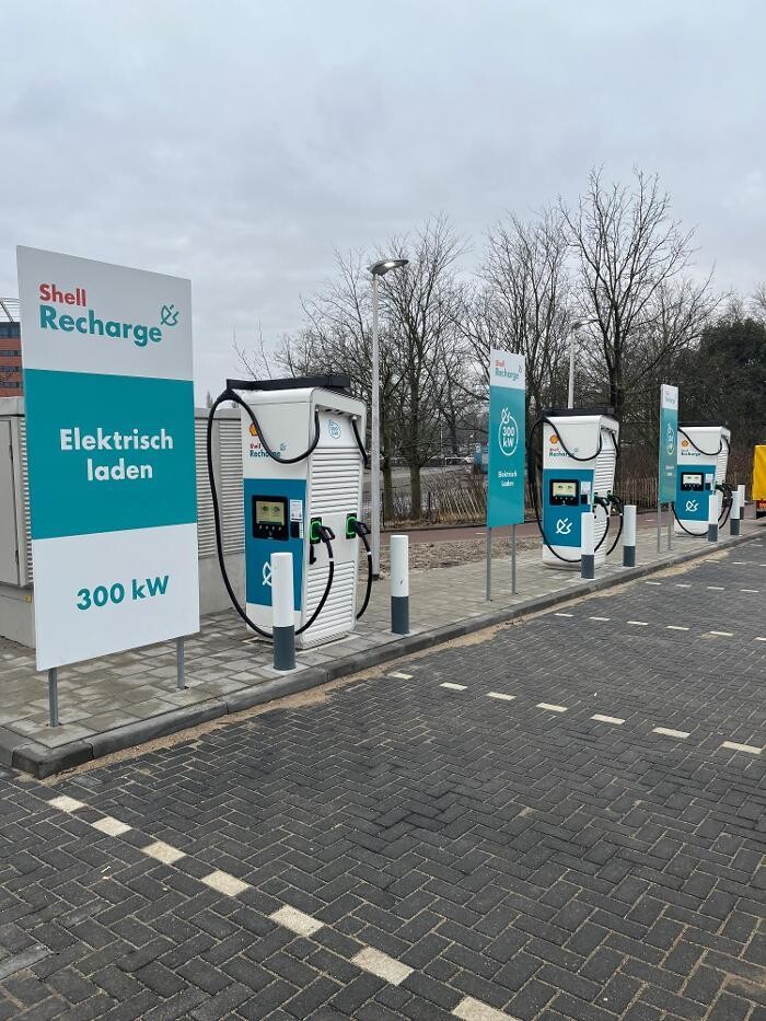 Foto's Shell Recharge Charging Station