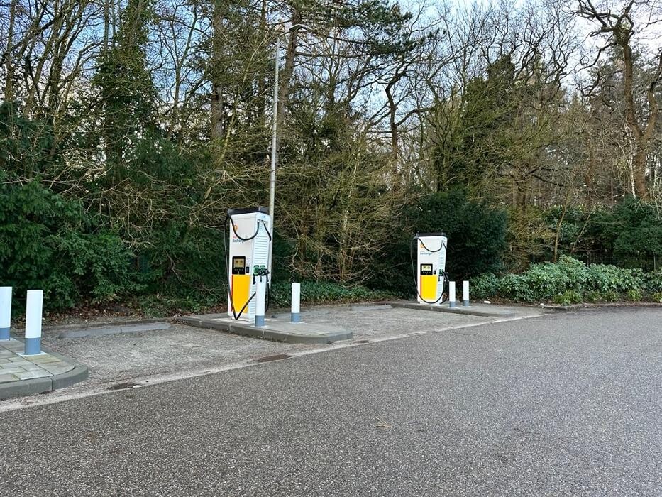 Foto's Shell Recharge Charging Station