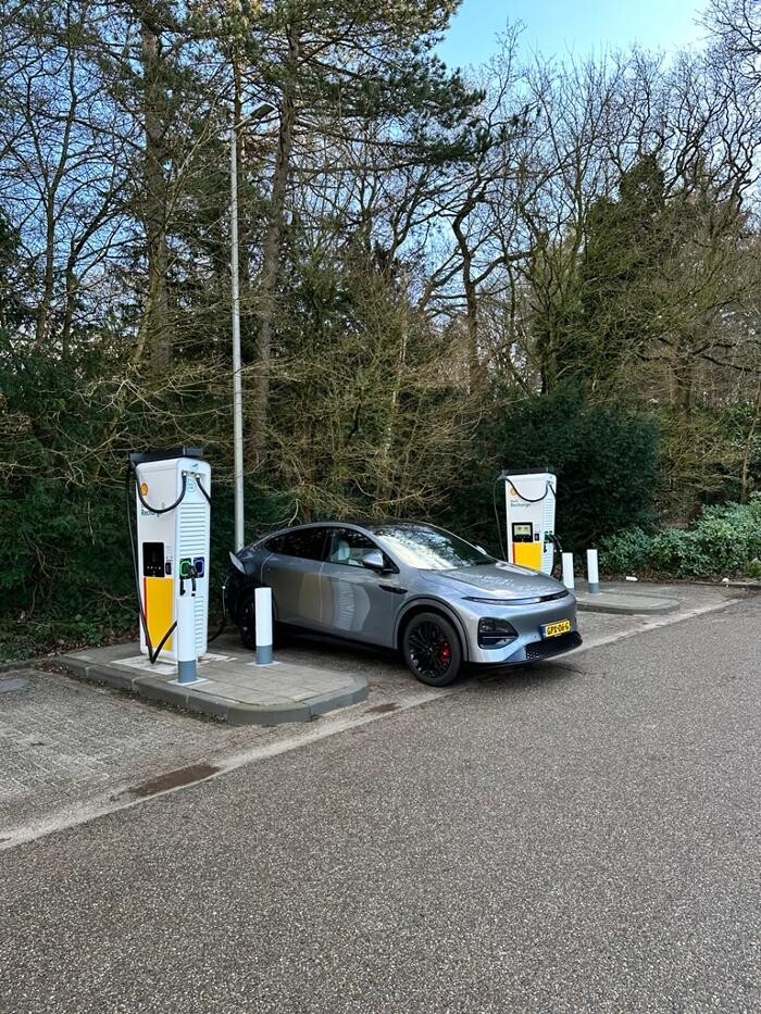 Foto's Shell Recharge Charging Station