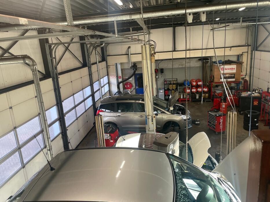 Foto's Autoservice Zwart B.V. Gespecialiseerd in Peugeot en Citroën