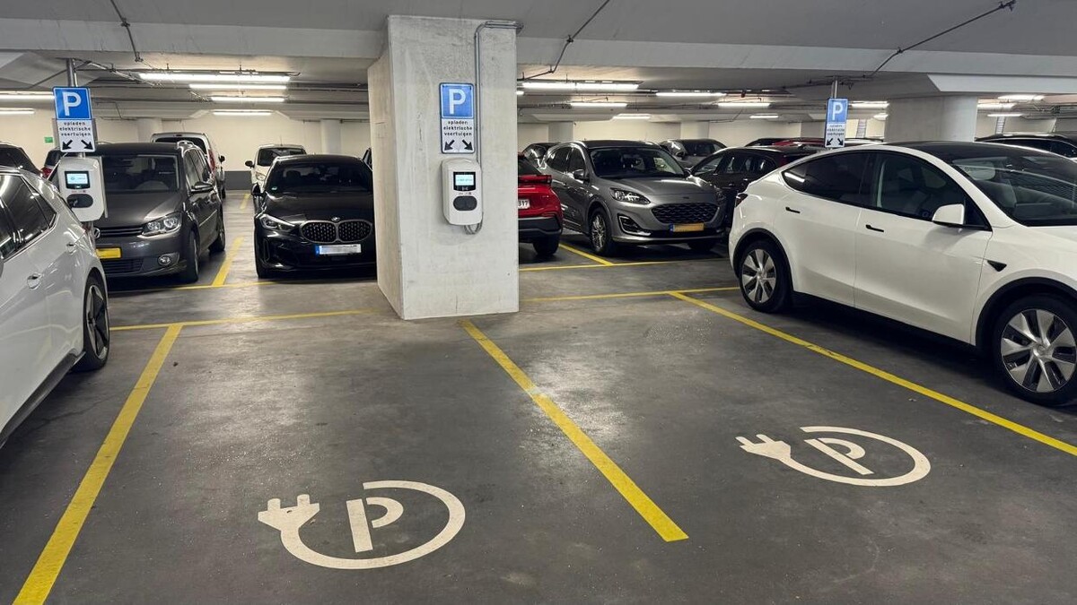 Foto's Eneco Charging Station