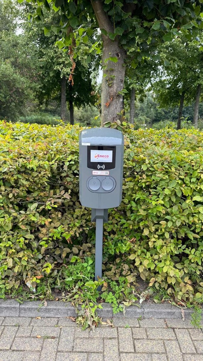 Foto's Eneco Charging Station