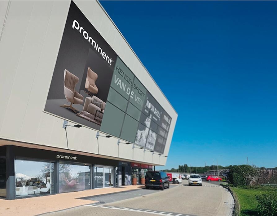Foto's Meubelwinkel Prominent Dordrecht | Relaxstoelen | Sta-op stoelen | Banken