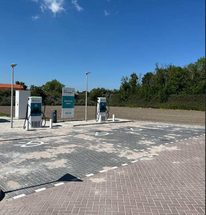 Foto's Shell Recharge Charging Station