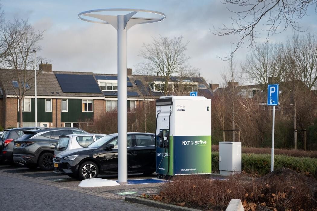 Foto's NXT 50five Charging Station