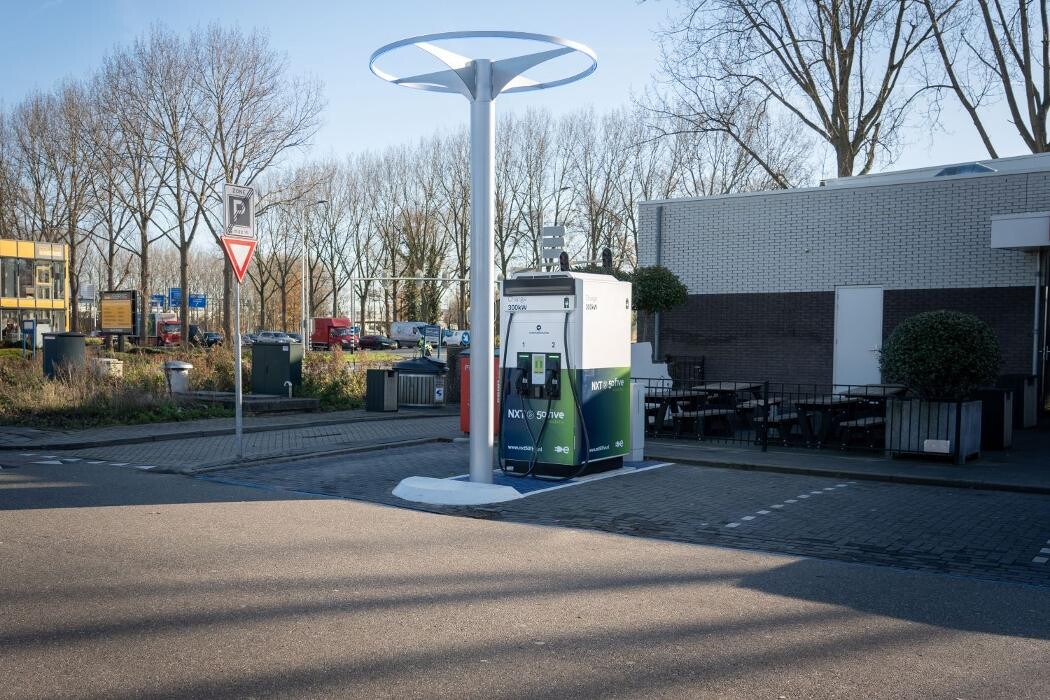 Foto's NXT 50five Charging Station