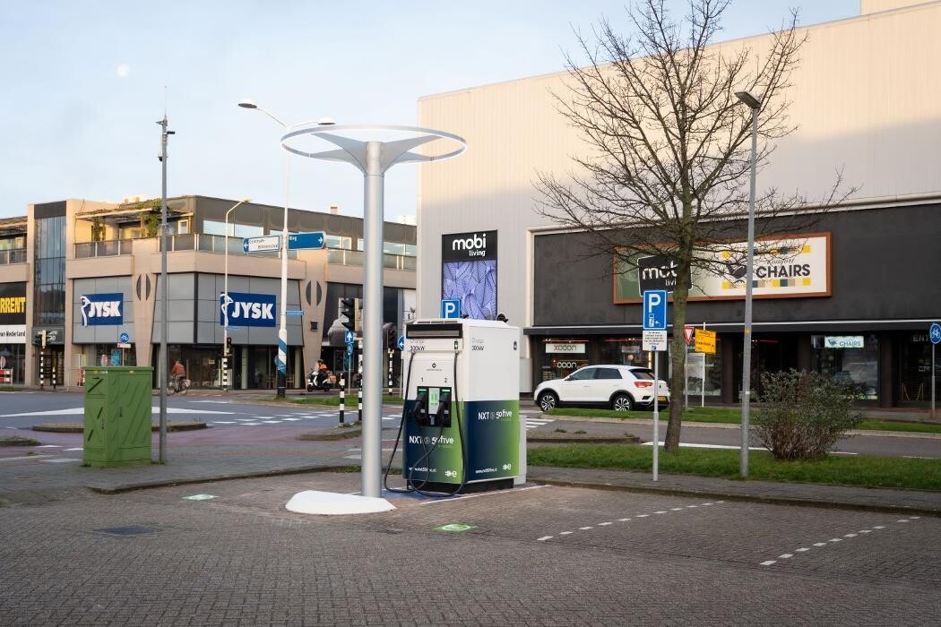 Foto's NXT 50five Charging Station