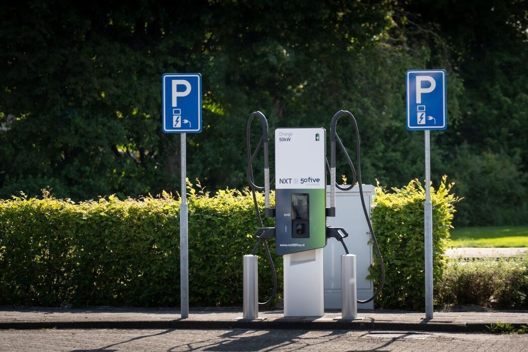 Foto's NXT 50five Charging Station