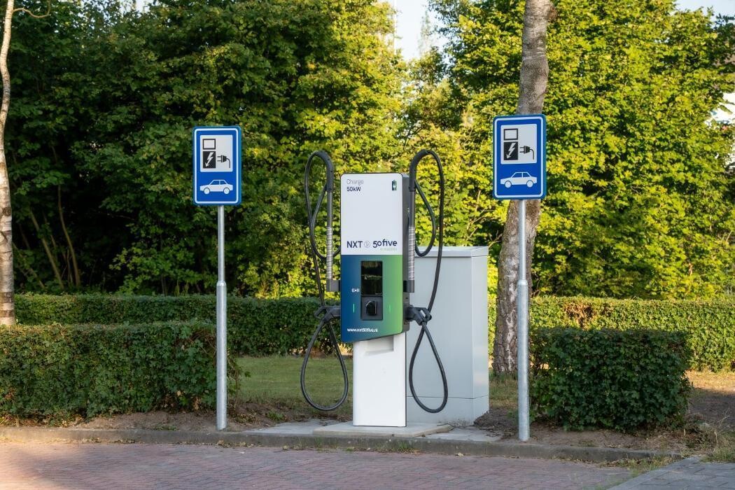 Foto's NXT 50five Charging Station
