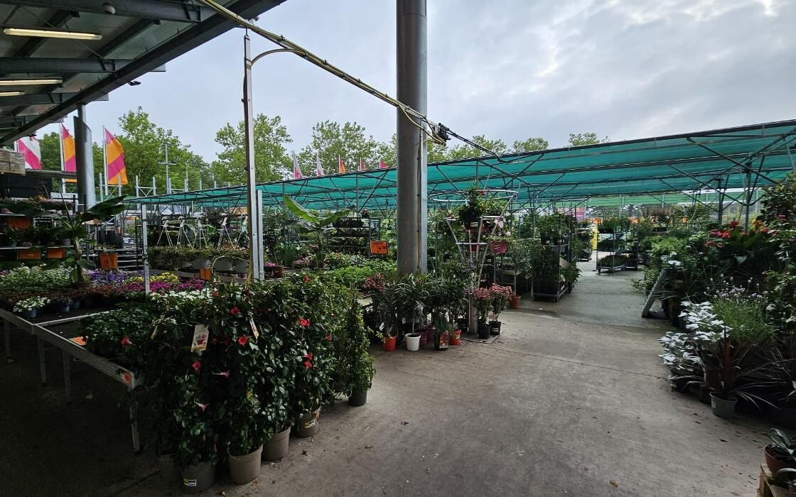 Foto's HORNBACH Tuincentrum Best
