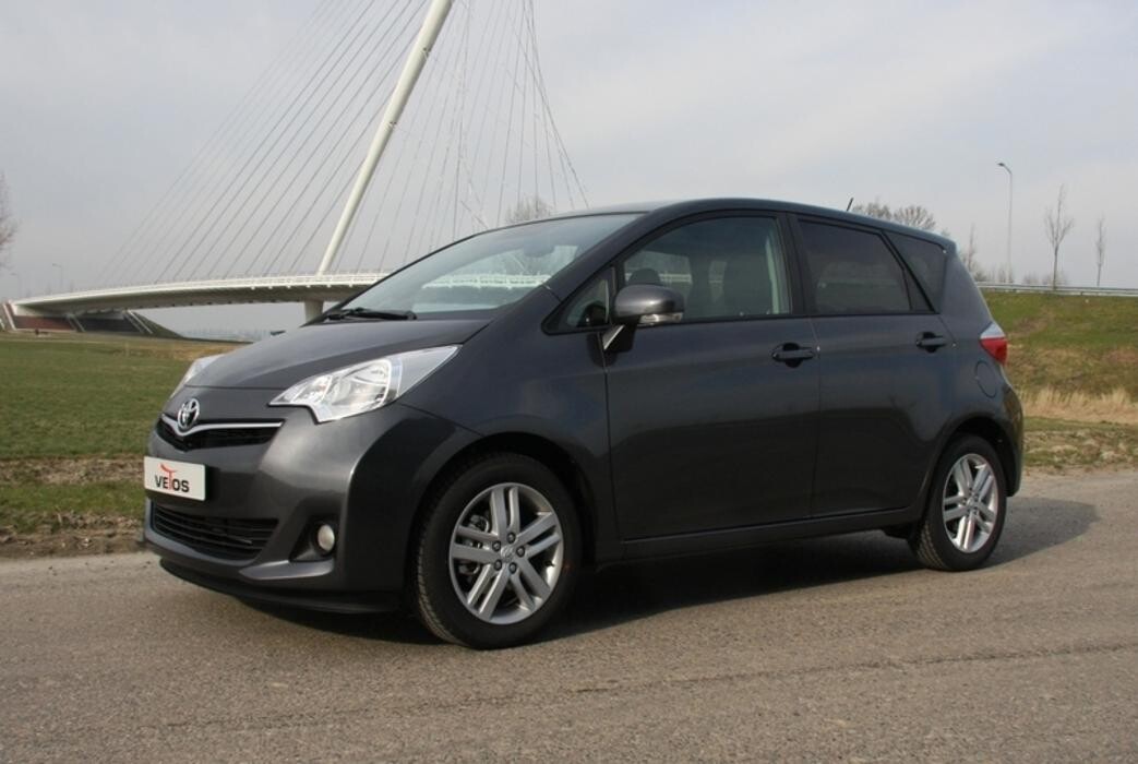 Foto's Autobedrijf De Lijnbaan | VETOS TOP Merkspecialist in Toyota